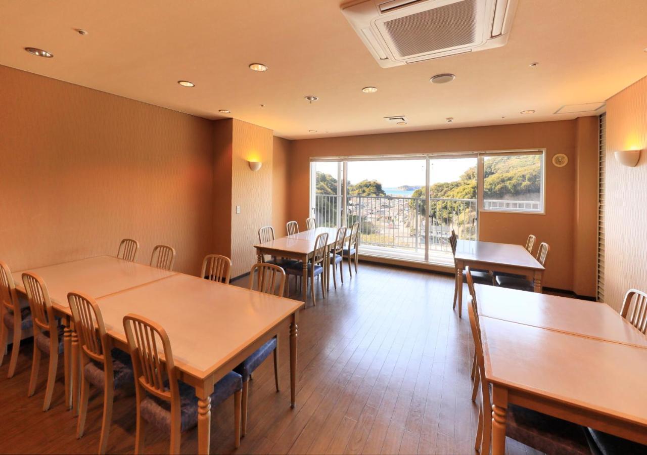 Katsuura Hilltop Hotel & Residence Exteriör bild