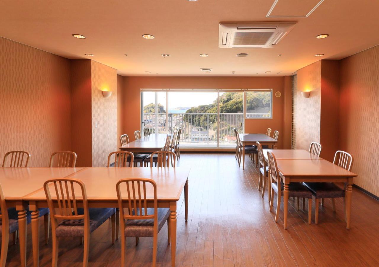 Katsuura Hilltop Hotel & Residence Exteriör bild