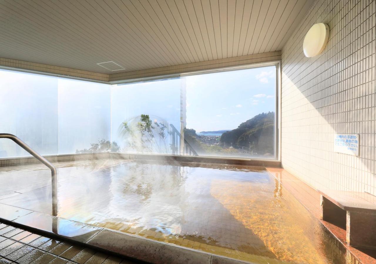 Katsuura Hilltop Hotel & Residence Exteriör bild